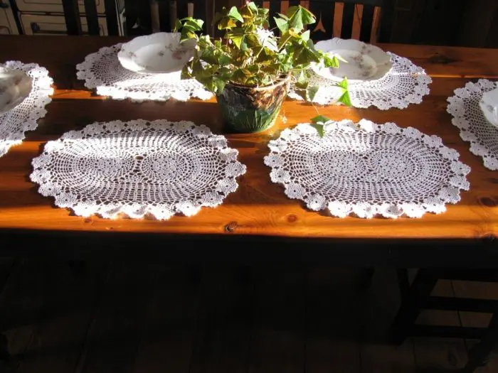 D2204 Flower Wheel crochet oval place mat TA2220