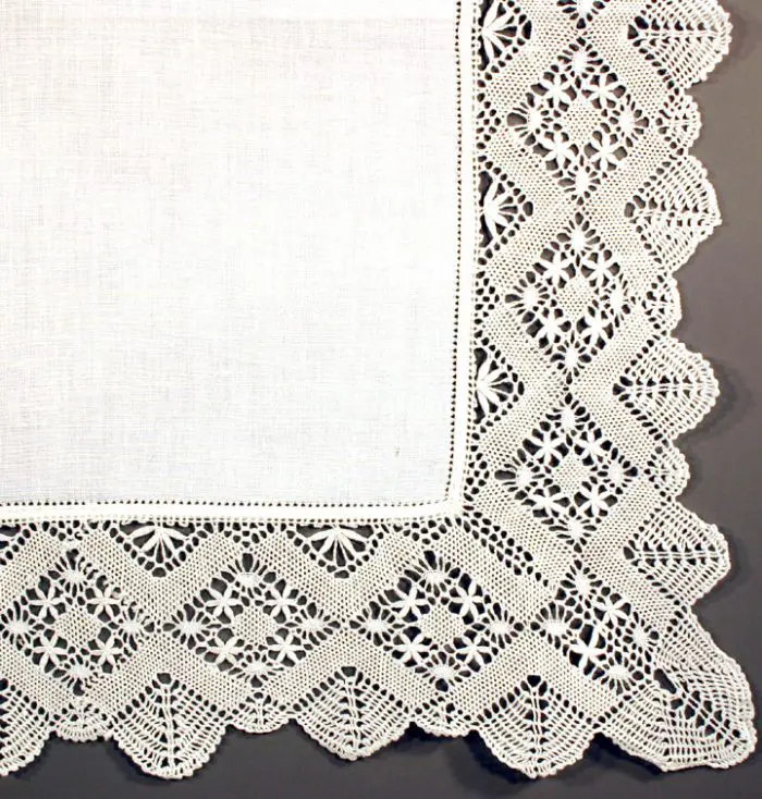 Bobbin Lace Chevron Spider pillow coverimage095d