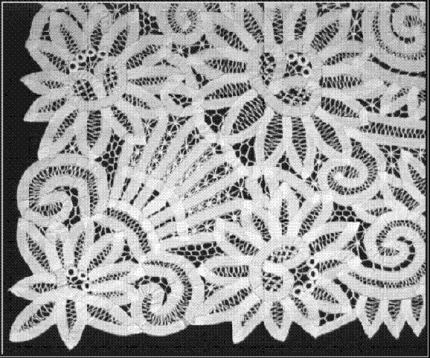 Battenburg Sunflower Lace tablecloth image051b