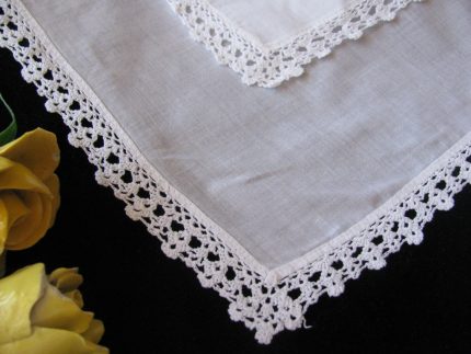 wCathedral lace handkerchief TA2978