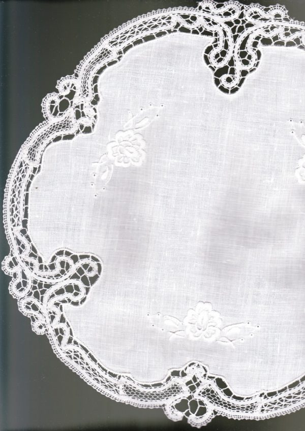 "Point Plat de Venice or Flat Venice Lace or Cantu Lace: a flat needle lace without padded edges. Intricately stitched with fine details. Available in round sizes: 10", 12", 14", 18"."