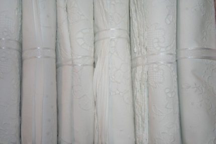 wHand Embroidered bed sheet_IMG1003wL