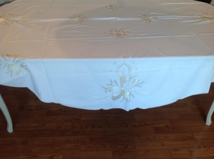 Golden Moments 72" Round Tablecloth