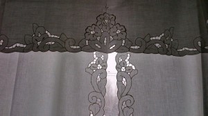 Cutwork Rose embroidery valance.