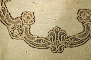 Flat Venice Lace Cantu Lace blong tablecloth 100% Linen handmade needle lace