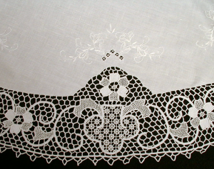 Reticella Lace tablecloth with hand embroidered details