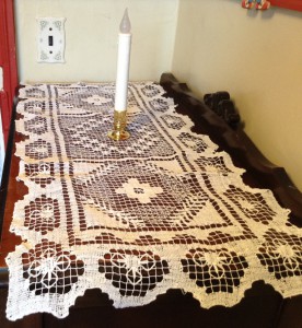 Ecru Tuscany Lace runner sets the tone for intimacy and elegance.