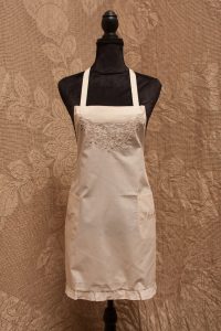 Grandma Apron Retro 1950 Style Cutwork Embroidery Ruffle trim. 