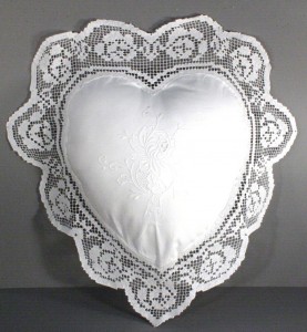 Tuscany Lace Heart Cushion Cover
