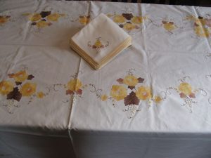 Applique yELLOW Roses with Trapunto stuffed applique Rosebuds dinner size oblong or oval table.