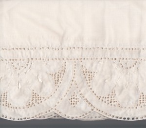 Close up image Queen Anne's Lace Punchwork valance.