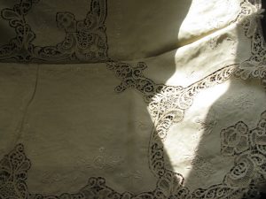 Flat Venice Lace Cantu Lace Oblong tablecloth 100% Linen handmade needle lace
