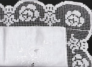 Close-up image of Tuscany Lace featuring Chrysanthemums in round or square 36 table topper.