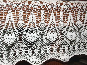 Windmill Crochet Lace tablecloths in square-oblong-round-oval shapes.