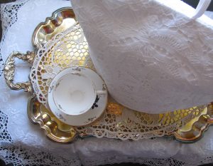 White and elegant All over Battenburg Sunflower Lace Tea Cozy Victorian style for large size teapot