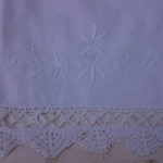 Cluny Lace trim runner.
