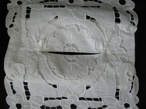 Ecru 100% Cotton Handcrafted Cutwork Lace Ecru Cherry Blossoms Tissue Box cover 