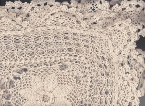 Irish Rose Sunflower crochet lace vintage ecru in ovals and round tablecloths